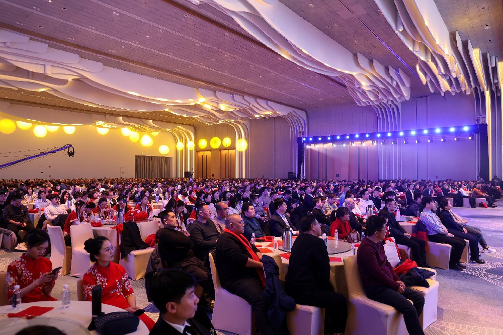 深耕產(chǎn)業(yè)，守正創(chuàng)新 | 明石創(chuàng)新召開(kāi)二十五周年新春年會(huì)
